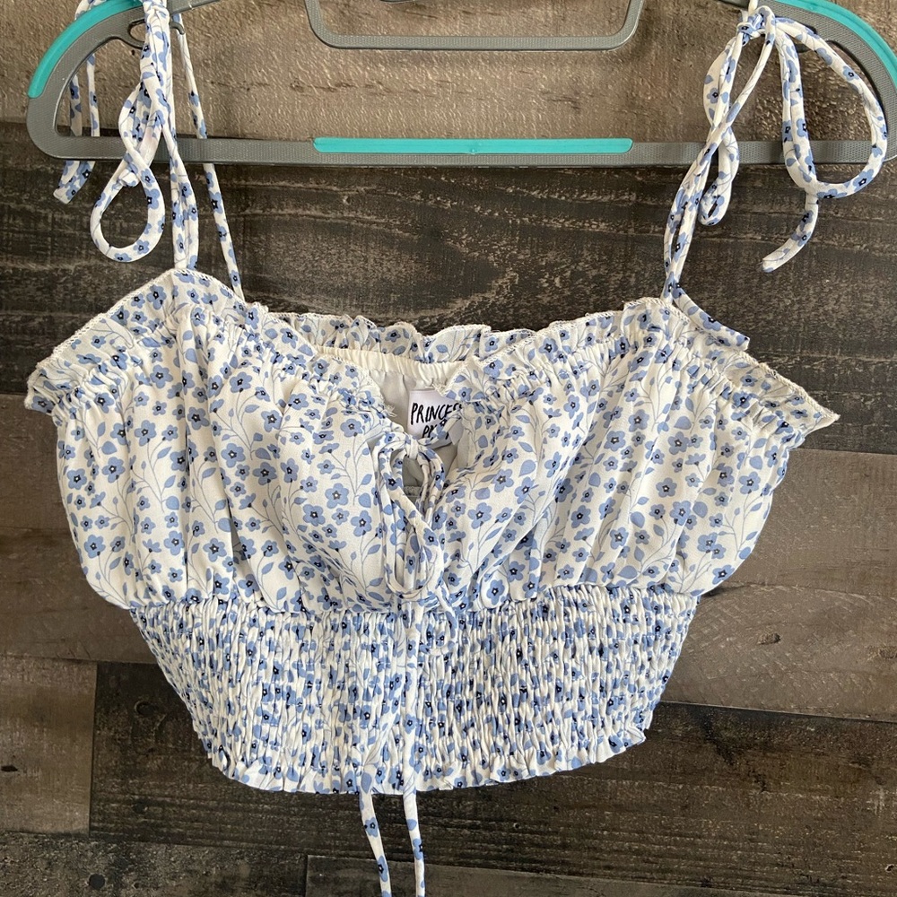 Princess Polly Blue and White Floral Crop Top SZ 4
